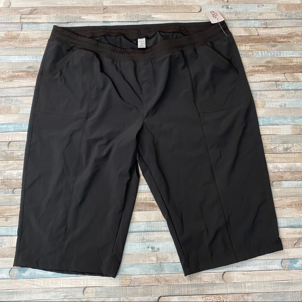 New Black stretch Capri 3X BCG pants